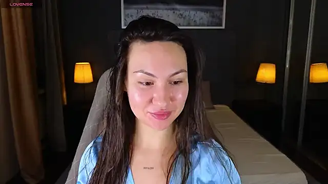 GIGI BENNET online show from January 7, 5:43 am