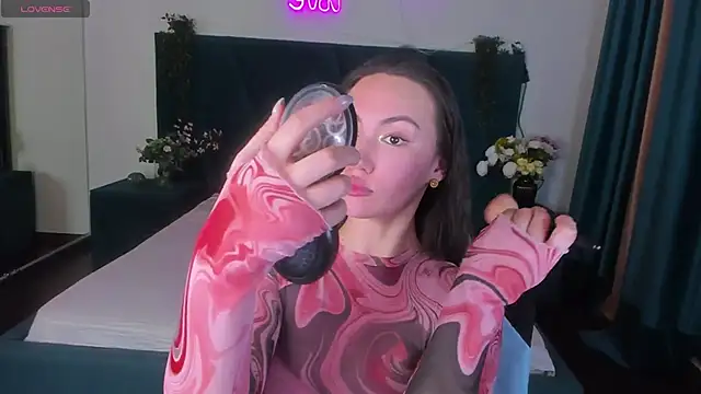 GIGI BENNET online show from January 19, 3:53 pm