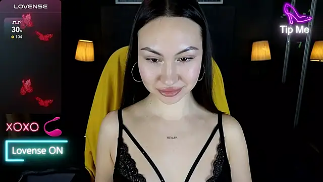 GIGI BENNET online show from February 24, 8:06 am