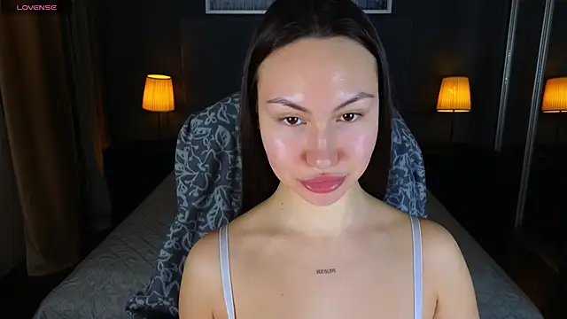 GIGI BENNET online show from February 28, 5:15 am