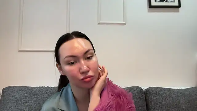 GIGI BENNET online show from March 16, 8:10 am