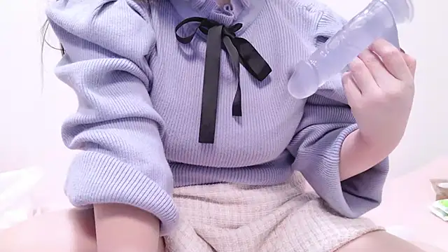 Snapshot of x--Miu--x chatting on December 17, 11:39 am x--Miu--x online show from December 17, 11:39 am