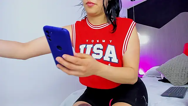 Snapshot of kate_evans1 chatting on October 23, 7:18 am kate evans1 online show from October 23, 7:18 am