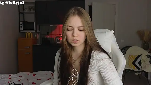 doll lol  online show from September 29, 7:30 pm