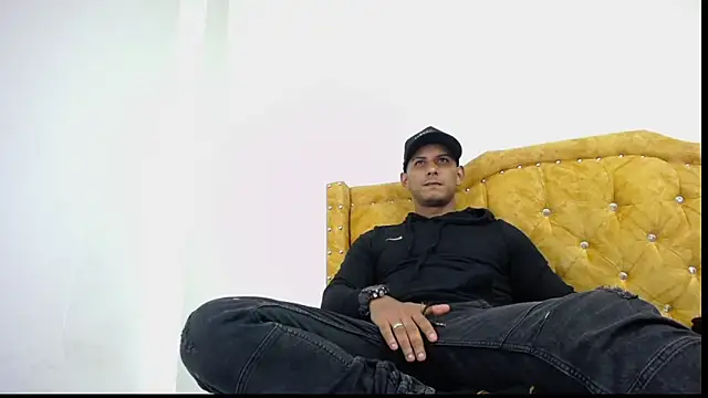 Snapshot of Chris_Dick23 chatting on June 2, 3:41 am Chris Dick23 online show from June 2, 3:41 am