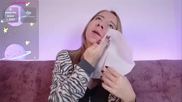 Snapshot of Miiaa_doll chatting on September 22, 11:40 pm Miiaa doll online show from September 22, 11:40 pm