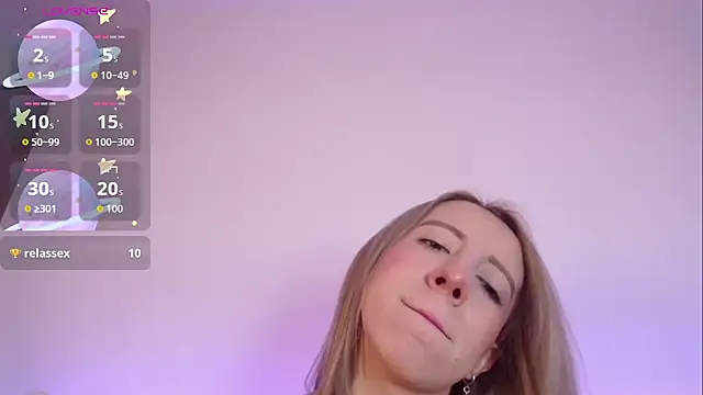 Snapshot of Miiaa_doll chatting on October 17, 1:35 pm Miiaa doll online show from October 17, 1:35 pm