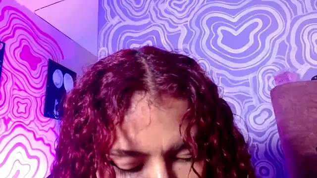 Snapshot of 420viol3ta_ chatting on February 17, 10:27 pm 420viol3ta online show from February 17, 10:27 pm