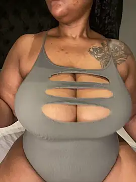 Snapshot of MILL204 chatting on October 15, 12:55 am MILL204 online show from October 15, 12:55 am