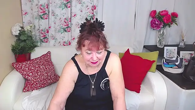 YourHotGranny online show from December 12, 12:22 pm