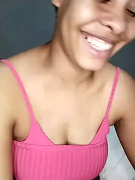 Snapshot of Su_Duarte_1 chatting on February 1, 2:37 am Su Duarte 1 online show from February 1, 2:37 am