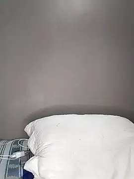 Snapshot of Su_Duarte_1 chatting on February 9, 1:00 am Su Duarte 1 online show from February 9, 1:00 am