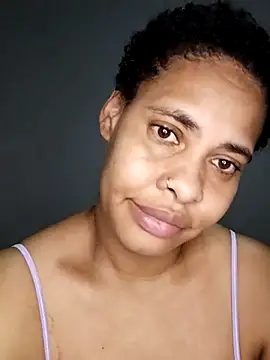 Snapshot of Su_Duarte_1 chatting on February 25, 3:52 am Su Duarte 1 online show from February 25, 3:52 am