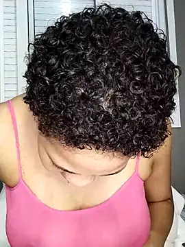 Snapshot of Su_Duarte_1 chatting on March 11, 1:05 am Su Duarte 1 online show from March 11, 1:05 am