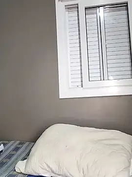 Snapshot of Su_Duarte_1 chatting on March 14, 3:37 am Su Duarte 1 online show from March 14, 3:37 am