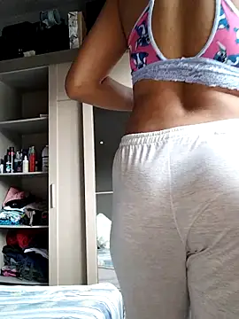 Snapshot of Su_Duarte_1 chatting on September 18, 8:33 pm Su Duarte 1 online show from September 18, 8:33 pm