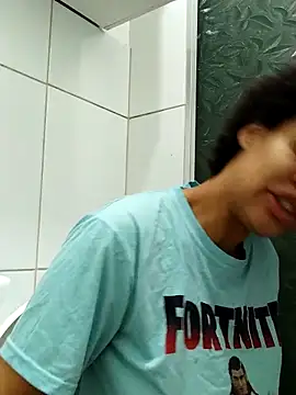 Snapshot of Su_Duarte_1 chatting on October 15, 2:01 am Su Duarte 1 online show from October 15, 2:01 am