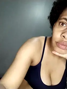 Snapshot of Su_Duarte_1 chatting on October 16, 1:39 am Su Duarte 1 online show from October 16, 1:39 am