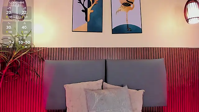 NicolleeEvanss online show from September 9, 12:15 pm