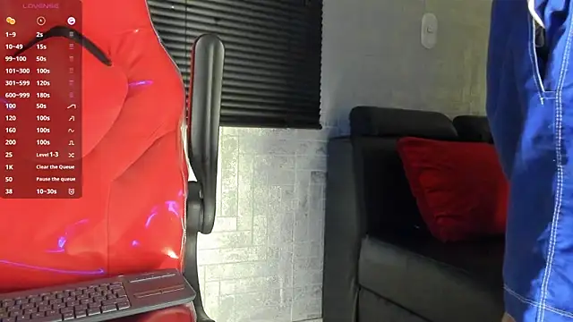 Lil Curved online show from October 17, 11:57 am