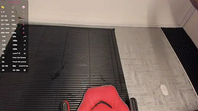 Snapshot of Lil_Curved chatting on November 7, 11:54 am Lil Curved online show from November 7, 11:54 am