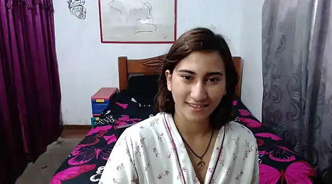 Snapshot of LadyMilk003 chatting on December 5, 3:50 pm LadyMilk003 online show from December 5, 3:50 pm