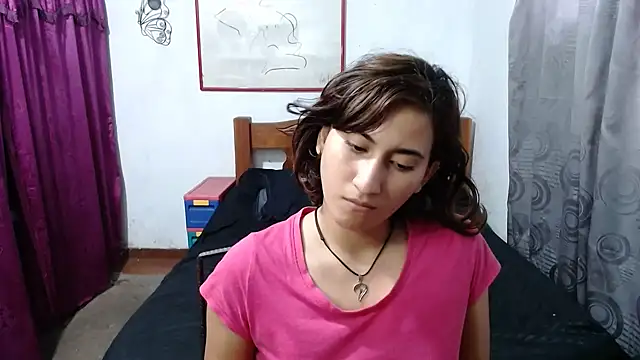Snapshot of LadyMilk003 chatting on December 16, 3:43 pm LadyMilk003 online show from December 16, 3:43 pm