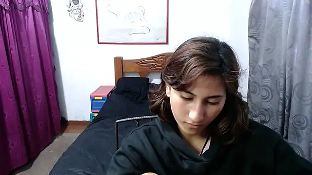 Snapshot of LadyMilk003 chatting on December 19, 6:34 pm LadyMilk003 online show from December 19, 6:34 pm