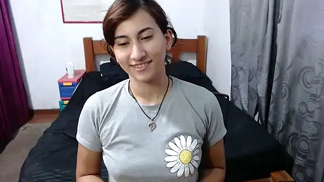 Snapshot of LadyMilk003 chatting on December 23, 7:20 pm LadyMilk003 online show from December 23, 7:20 pm