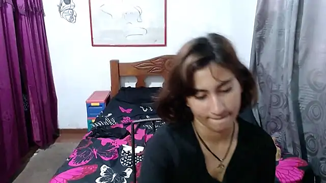 Snapshot of LadyMilk003 chatting on January 3, 3:33 pm LadyMilk003 online show from January 3, 3:33 pm