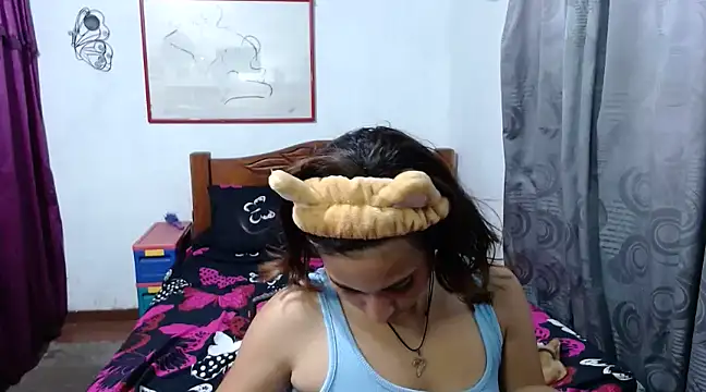 Snapshot of LadyMilk003 chatting on January 4, 3:49 pm LadyMilk003 online show from January 4, 3:49 pm