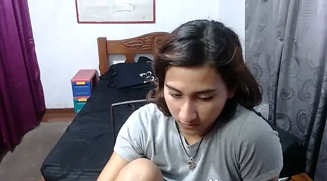 Snapshot of LadyMilk003 chatting on February 5, 6:37 pm LadyMilk003 online show from February 5, 6:37 pm
