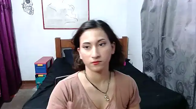 Snapshot of LadyMilk003 chatting on February 10, 3:32 pm LadyMilk003 online show from February 10, 3:32 pm