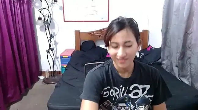 Snapshot of LadyMilk003 chatting on March 5, 2:12 pm LadyMilk003 online show from March 5, 2:12 pm