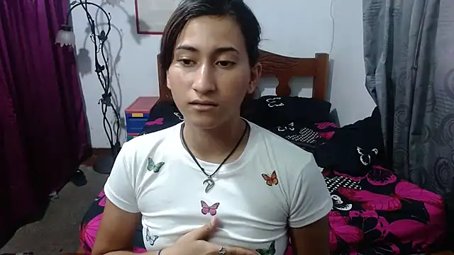 Snapshot of LadyMilk003 chatting on March 15, 6:54 pm LadyMilk003 online show from March 15, 6:54 pm