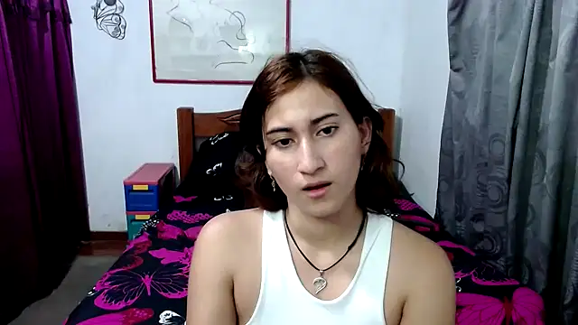 Snapshot of LadyMilk003 chatting on September 15, 3:45 pm LadyMilk003 online show from September 15, 3:45 pm