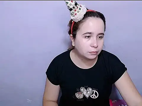 Snapshot of SubLayla01 chatting on February 16, 6:15 pm SubLayla01 online show from February 16, 6:15 pm