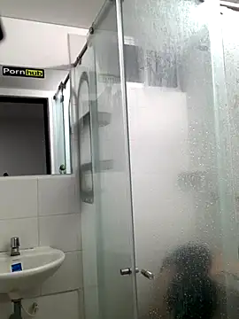 Snapshot of JovenDesobediente chatting on September 20, 5:41 am JovenDesobediente online show from September 20, 5:41 am