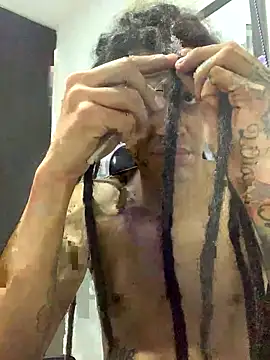 Snapshot of JovenDesobediente chatting on September 30, 4:50 am JovenDesobediente online show from September 30, 4:50 am