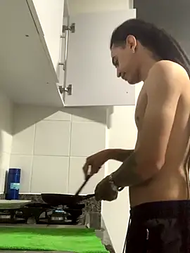 Snapshot of JovenDesobediente chatting on October 16, 3:51 am JovenDesobediente online show from October 16, 3:51 am