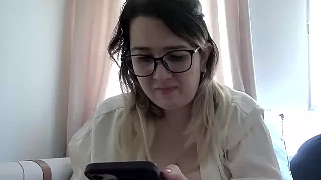 amooraaamoon online show from October 8, 12:58 pm