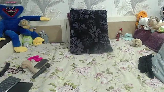 CamDiva113 online show from February 16, 1:07 pm