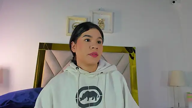 nicole grace0 online show from October 4, 12:03 pm