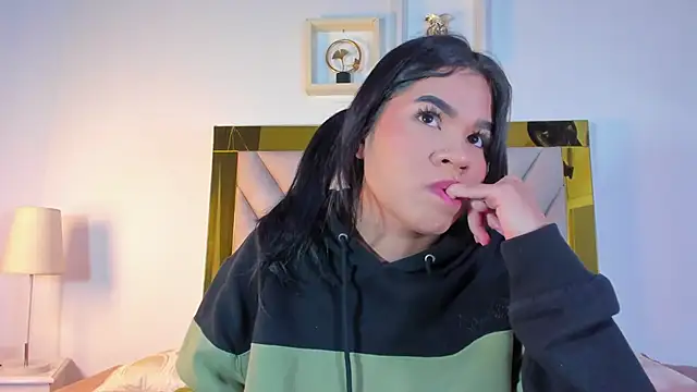 nicole grace0 online show from October 10, 12:04 pm