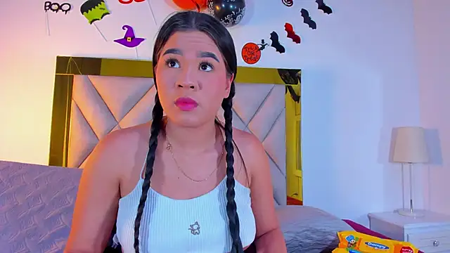 nicole grace0 online show from October 29, 12:07 pm