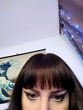 Snapshot of EmmaKrosss chatting on November 7, 9:31 am EmmaKrosss online show from November 7, 9:31 am