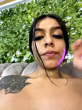 Snapshot of AbbyFtLuna chatting on December 3, 2:25 am AbbyFtLuna online show from December 3, 2:25 am