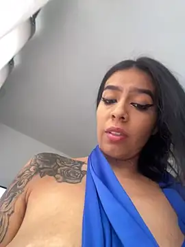 Snapshot of AbbyFtLuna chatting on January 3, 8:01 pm AbbyFtLuna online show from January 3, 8:01 pm