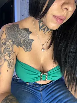 Snapshot of AbbyFtLuna chatting on September 13, 11:04 pm AbbyFtLuna online show from September 13, 11:04 pm