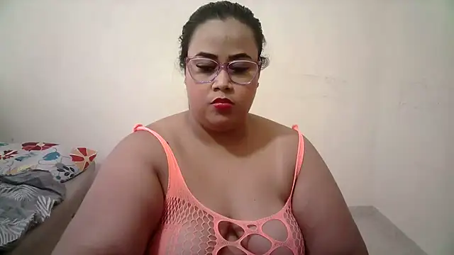 Snapshot of abril_sexy04 chatting on March 4, 2:23 pm abril sexy04 online show from March 4, 2:23 pm